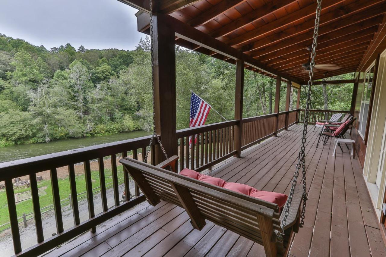 Heaven On The Toccoa Where You Will Enjoy The Sites And Sounds Of The Toccoa River Mineral Bluff Exteriér fotografie